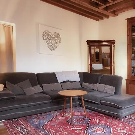 بيت للعطل House With Garden And Garage *